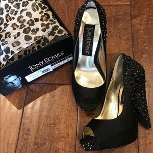 Tony Bowls Black, Zoe Swarovski crystal Hill.